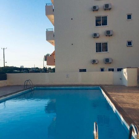 Pool Apartment Larnaca Ngoại thất bức ảnh