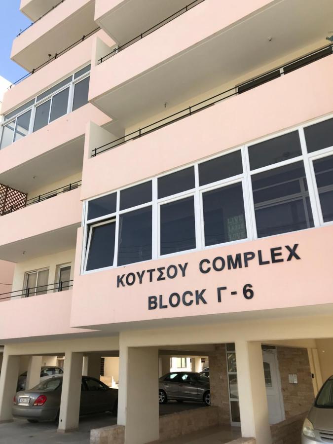 Pool Apartment Larnaca Ngoại thất bức ảnh