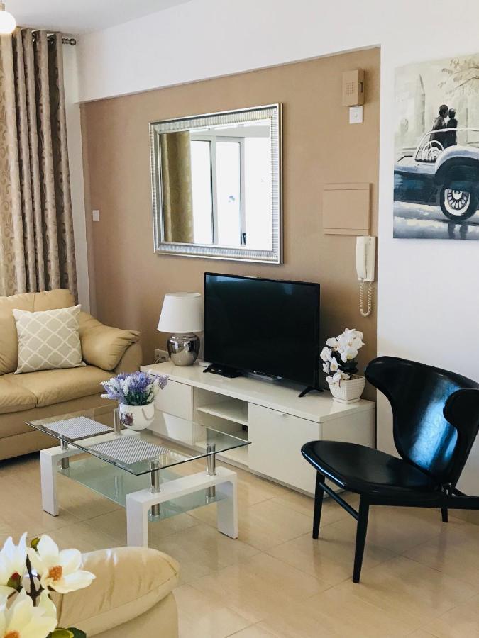 Pool Apartment Larnaca Ngoại thất bức ảnh