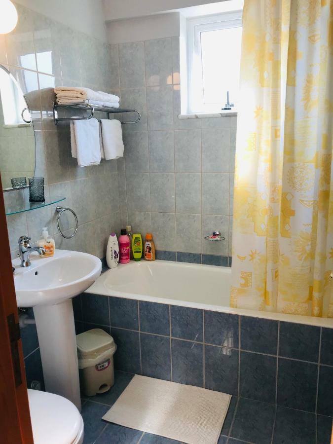 Pool Apartment Larnaca Ngoại thất bức ảnh